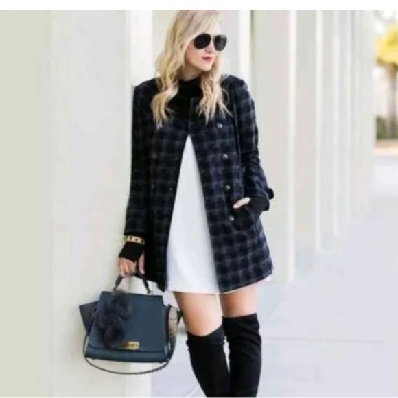 CAbi Jackets & Blazers - Beautiful Cabi coat 3319.